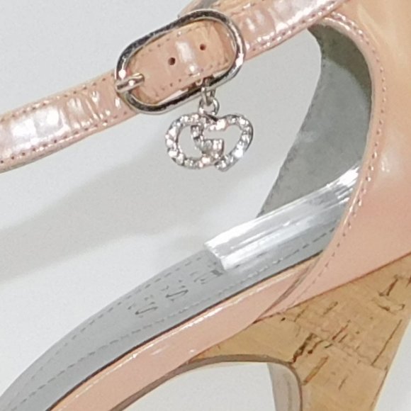 NWOT Guess by Marciano "Jeany" Patent Leather Heel - Picture 2 of 14